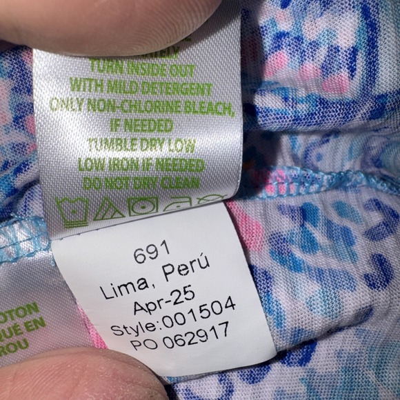 NEW Lilly Pulitzer Etta V-Neck Top Tee T Shirt Commotion In The Ocean Blue Large - Picture 9 of 9